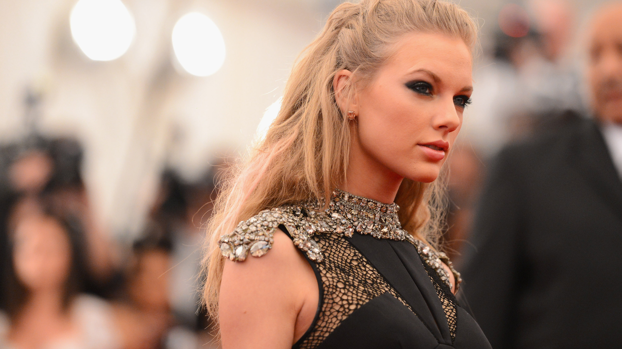 Taylor Swift attends the Costume Institute Gala for the &quot;PUNK: Chaos to Couture&quot; exhibition at the Metropolitan Museum of Art on May 6, 2013 in New York City. 