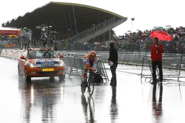 Bram Tankink (Rabobank) was one of the unlucky ones to start in the rain.