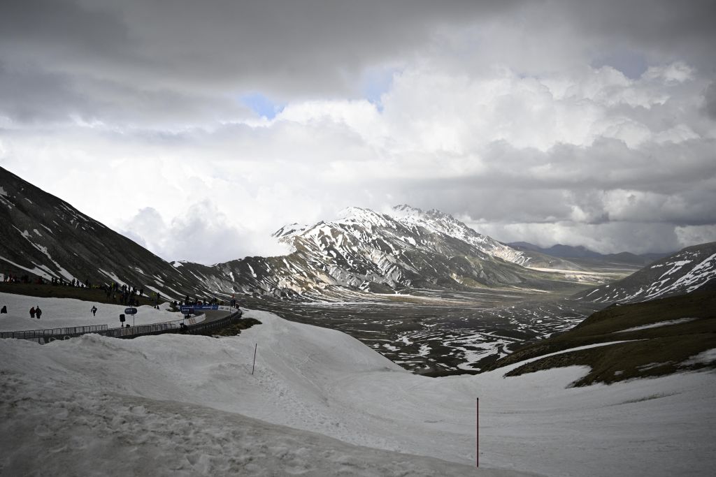 The snow at the Gran Sasso stage finish