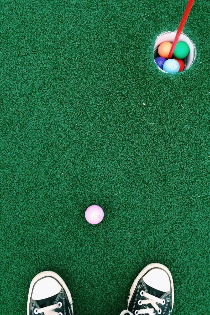 Play Mini Golf