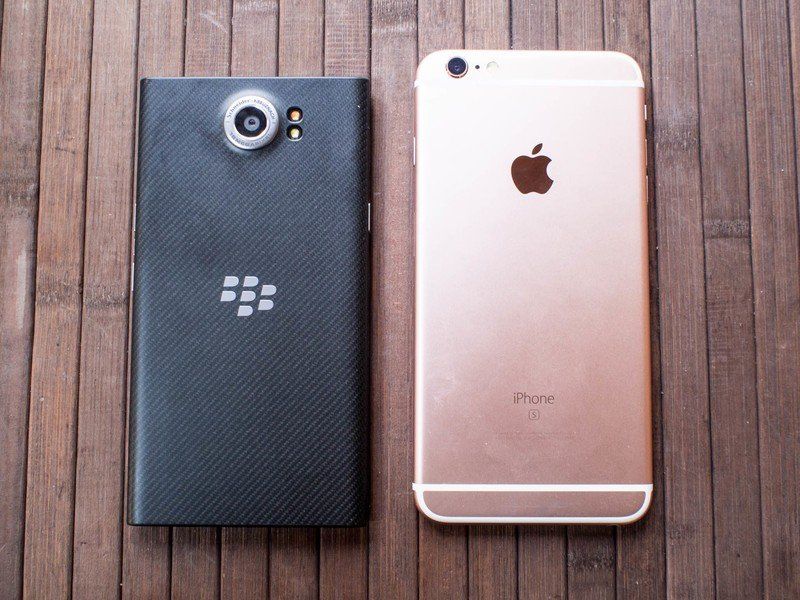 BlackBerry Priv vs iPhone 6s Plus