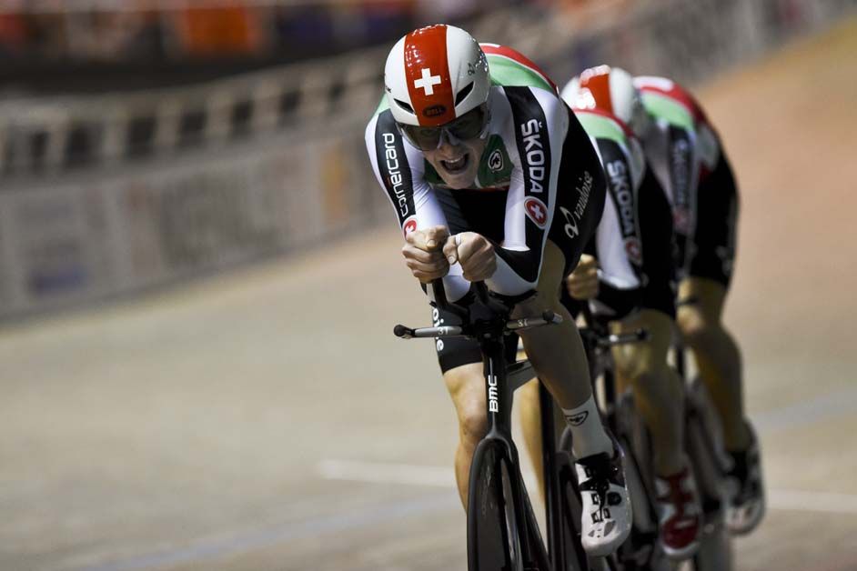 Switzerland ride to silver in the team pursuit