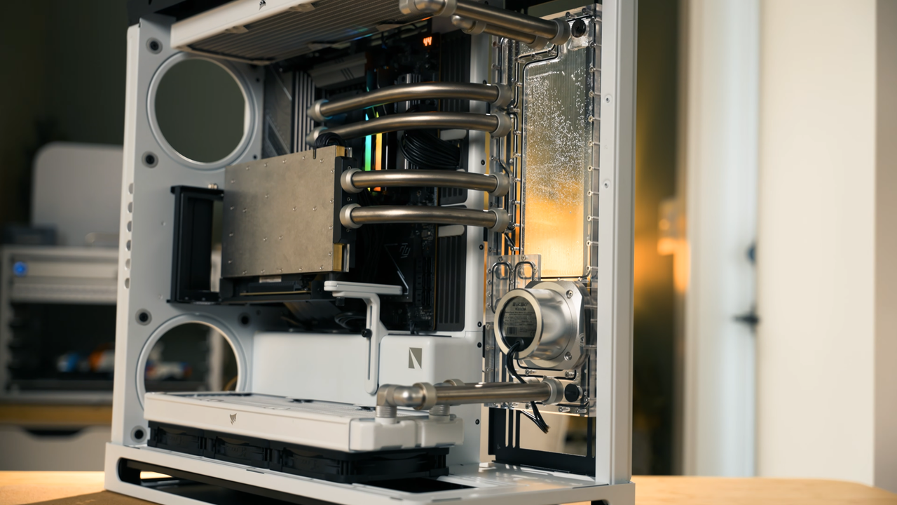 Titanium-cooled gaming PC from Jakkuh on YouTube