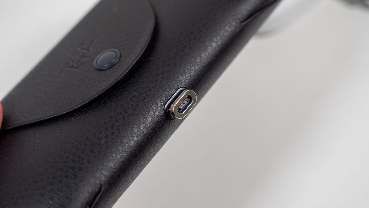 The AMVR Ray-Ban Meta charging dock