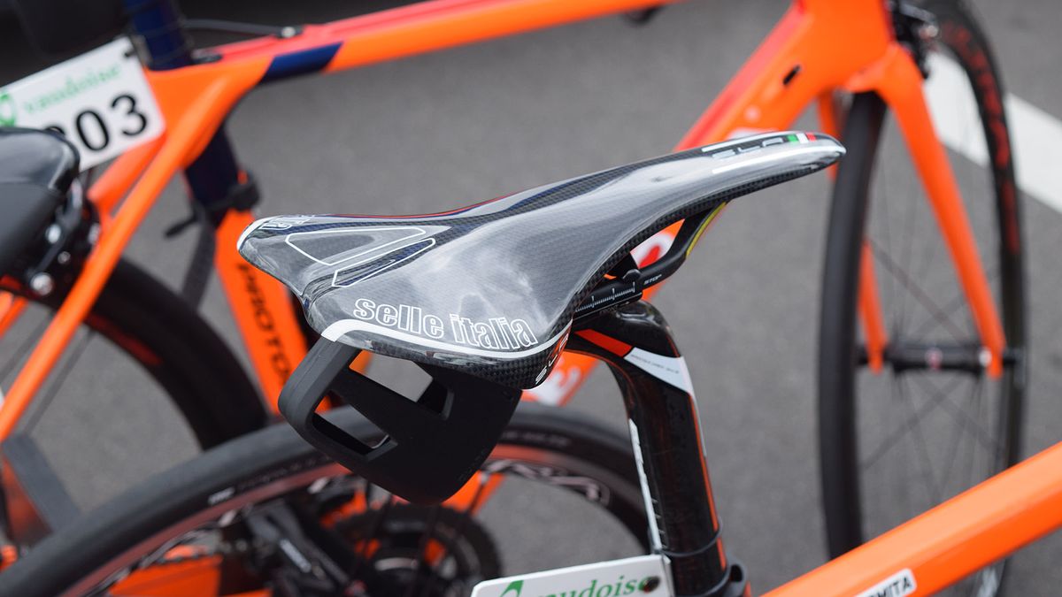 A Nippo-Vini Fantini rider opted for a Selle Italia SLR Tekno full carbon saddle