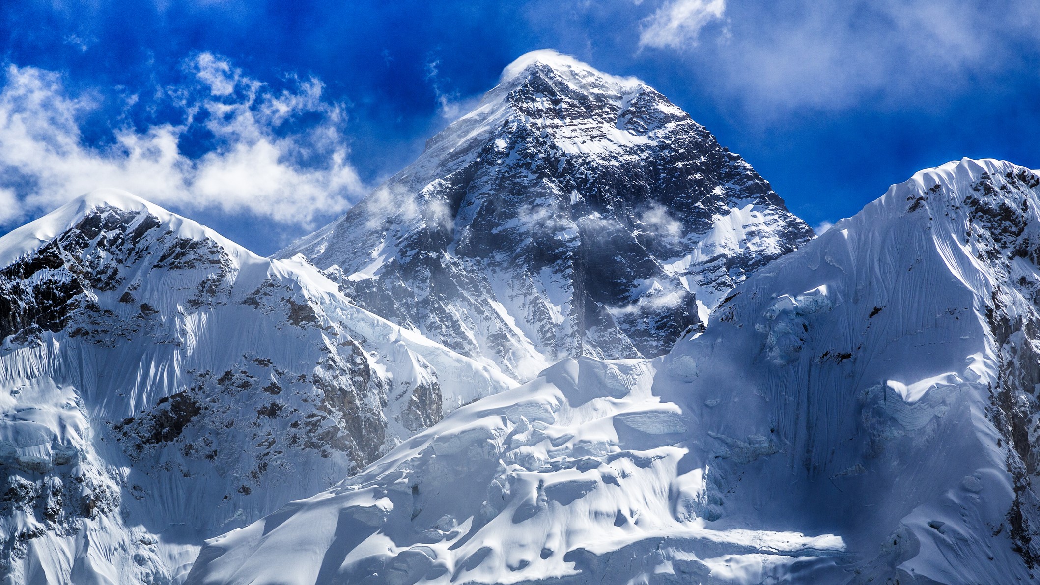 Watch spectacular video captured by drone soaring over Mount Everest