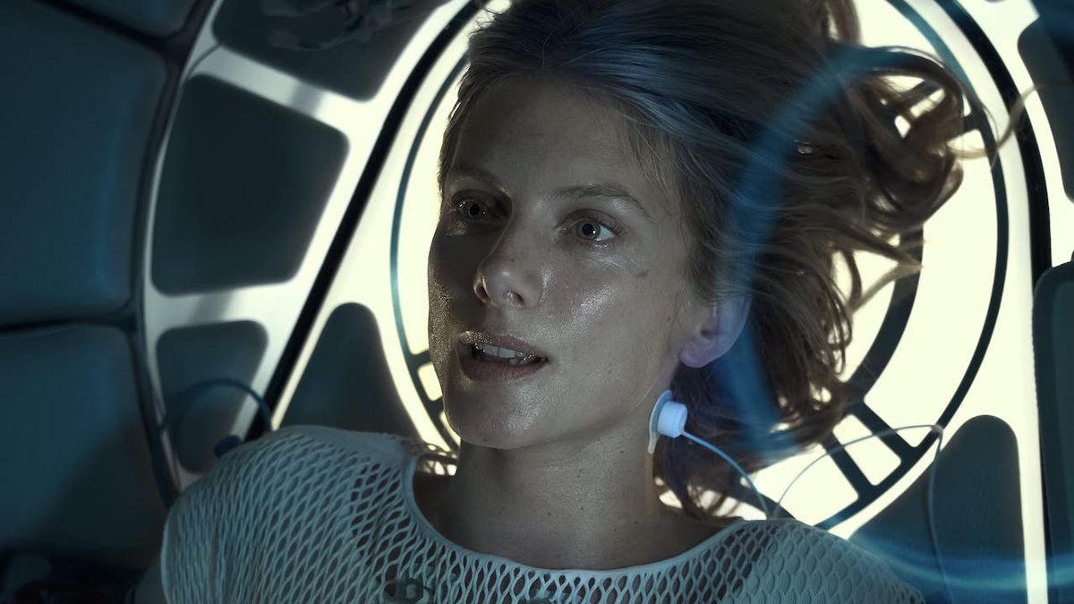 Melanie Laurent in Oxygen