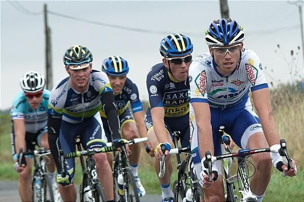Michael Morkov follos Yannick Talabardon in the breakaway