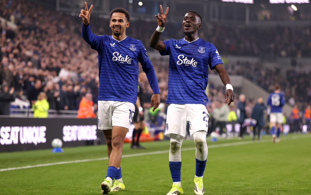  Iliman Ndiaye of Everton celebrates scoring his team's third goal with teammate Idrissa Gueye during the Premier League match between Everton and Chelsea