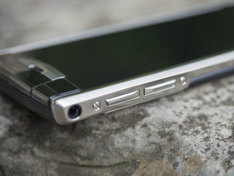 The volume and power buttons are the only real hardware quibble to have