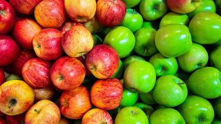 Foods that make hay fever worse: apples
