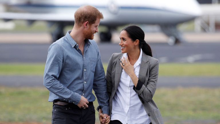 dubbo, australia october 17 prince harry, duke of sussex and meghan, duchess of sussex arrive at dubbo airport on october 17, 2018 in dubbo, australia the duke and duchess of sussex are on their official 16 day autumn tour visiting cities in australia, fiji, tonga and new zealand photo by phil noble poolgetty images