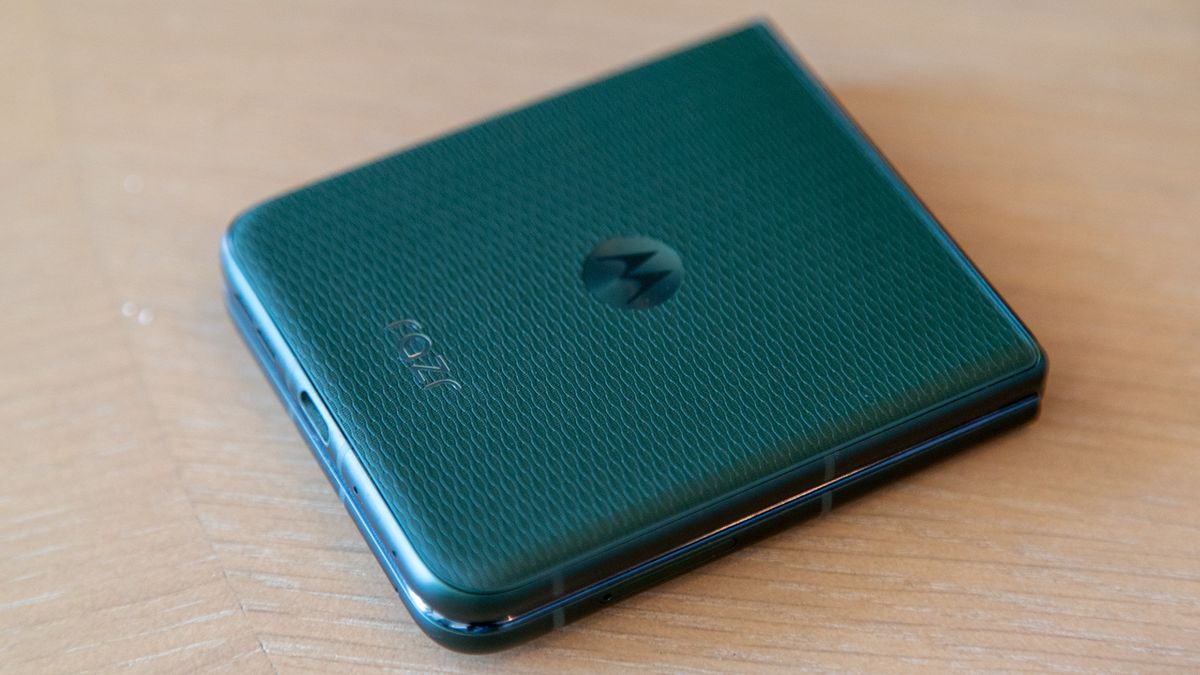 Motorola Razr Plus 2026 material