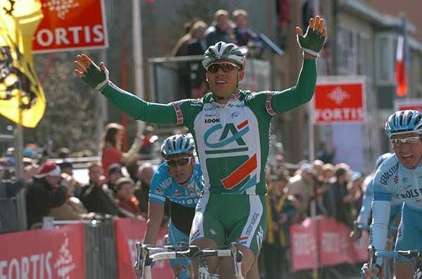 Thor Hushovd (Credit Agricole) celebrates as he wins