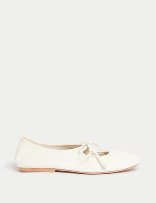 Bow Flat Ballet Pumps