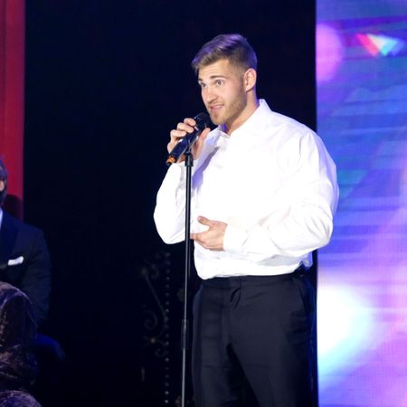 Performance, Entertainment, Music artist, Singing, Performing arts, Event, Music, Singer, Song, Concert, 