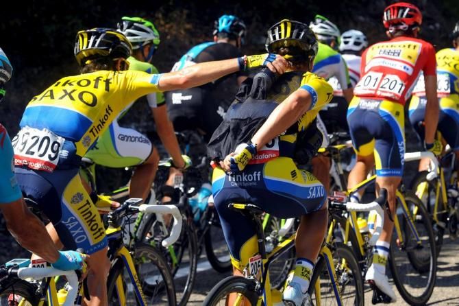 S&eacute;rgio Paulinho and Oliver Zaugg on bidon duty for Tinkoff-Saxo