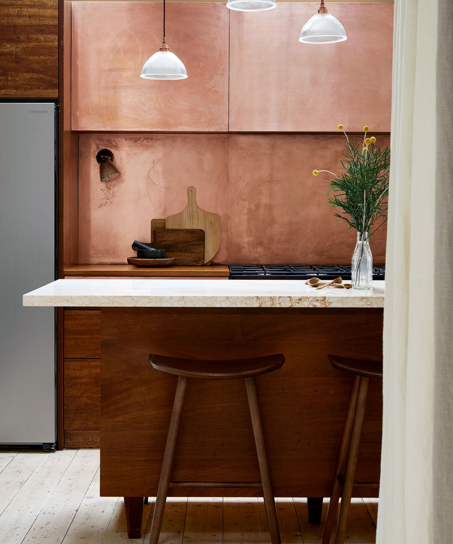 sustainable kitchen with plasterwork