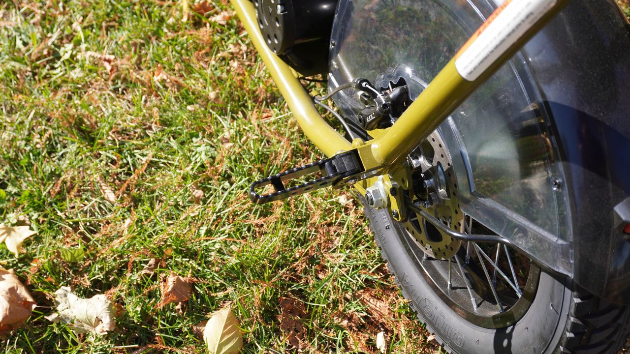 Razor EcoSmart Cargo outdoors