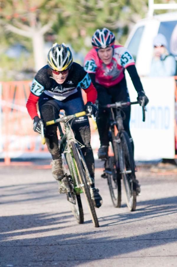 Andrea Smith (Minuteman Road Club) out sprints Kari Studley (Velo Bella) for third.