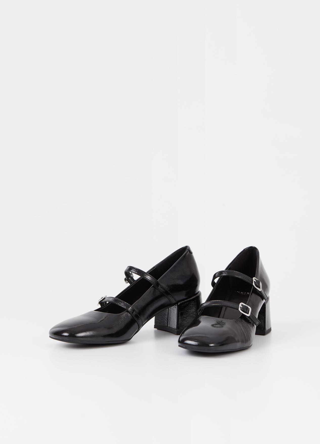 Vagabond Shoemakers, Adison