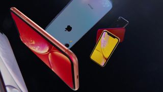 iPhone XR:ssä on yhä LCD-näyttö.