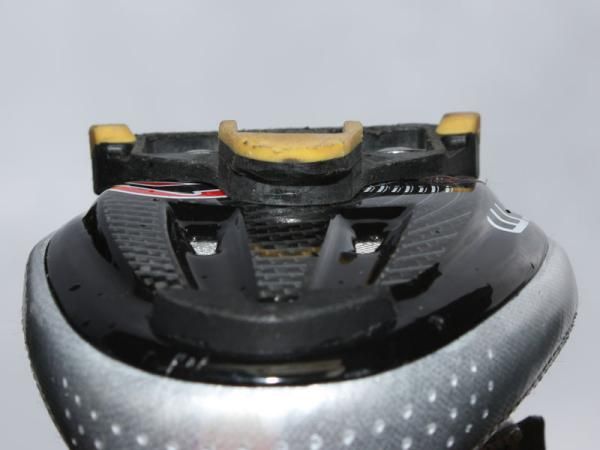 A flawed sole curvature unfortunately results in warped cleats, especially when they're mounted further back