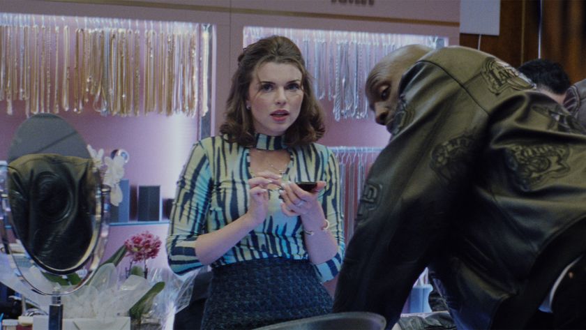 Julia Fox with Kevin Garnett in Uncut Gems