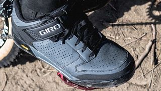 men's clipless mountain bike shoes