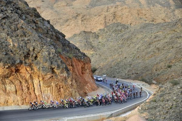 The peloton on a climb