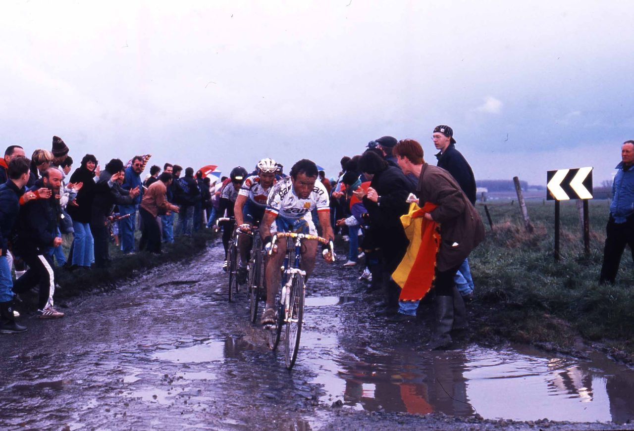 Gilbert Duclos-Lassalle was chasing a third consecutive Paris-Roubaix victory in 1994.