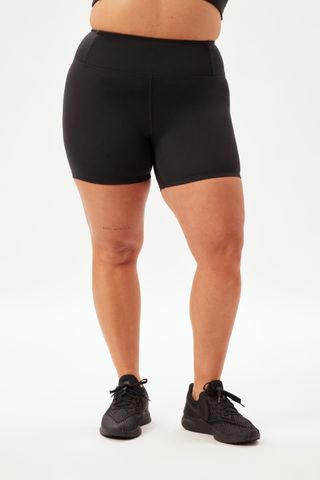 Black Float Ultralight Run Short