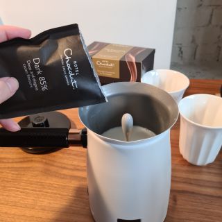 Pouring hot chocolate into the Hotel Chocolat Velvetiser