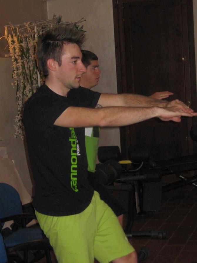Elia Viviani balances core work with strength work