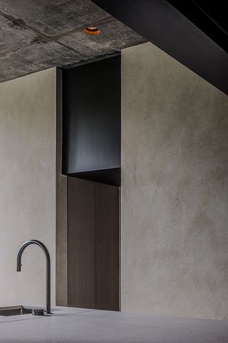 Residence Norah by Glenn Sestig redesign view of concrete detail