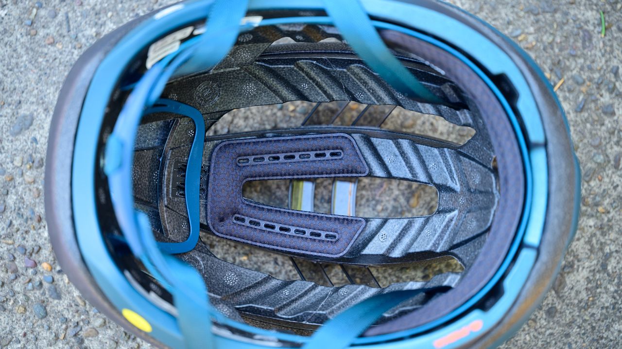 Giro Aries Spherical internal padding
