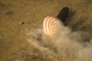 Expedition 36 Crew lands in Remote Kazakhstan