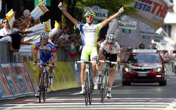 Eros Capecchi wins Liquigas-Cannondale's first stage in this year's Giro d'Italia
