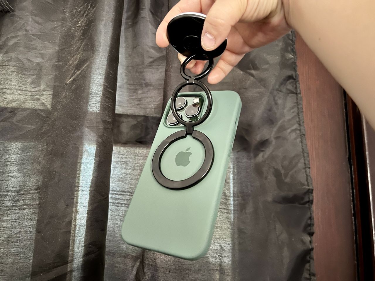 Sonix Maglink Pop Up Selfie Light Magsafe