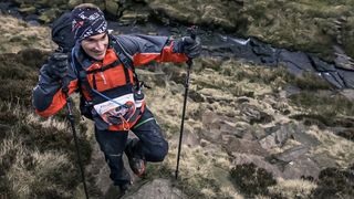 runners in spine race