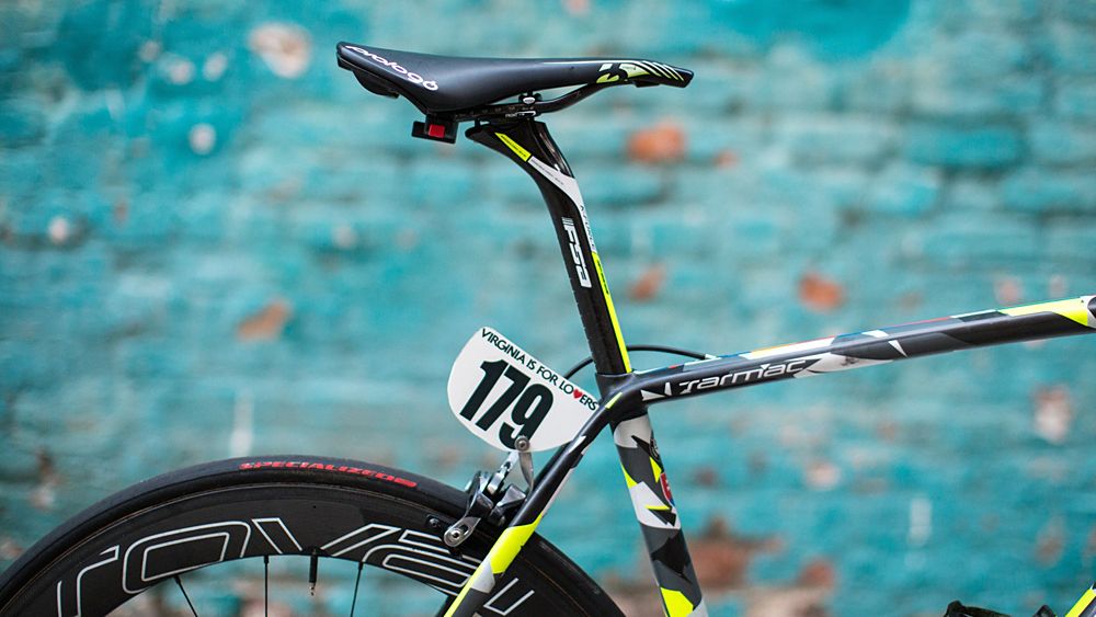 A carbon FSA post complements the alloy FSA Energy bar