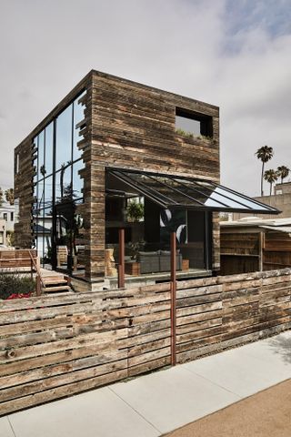 The raw and industrial exterior of Matthew Royce’s house in Venice beach