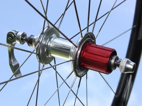 Claimed rear hub weight is just 188g. Alloy freehub bodies are easily interchangeable for different drivetrains