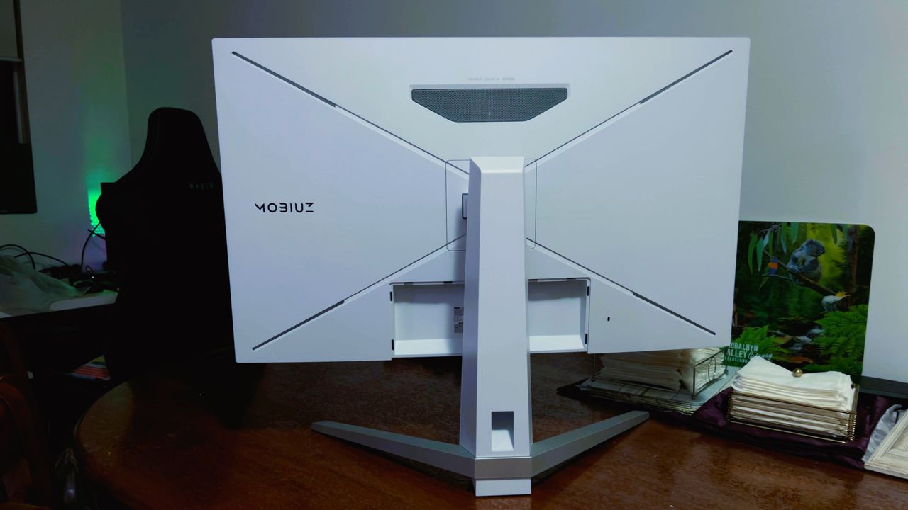 BenQ Mobiuz E3210U gaming monitor