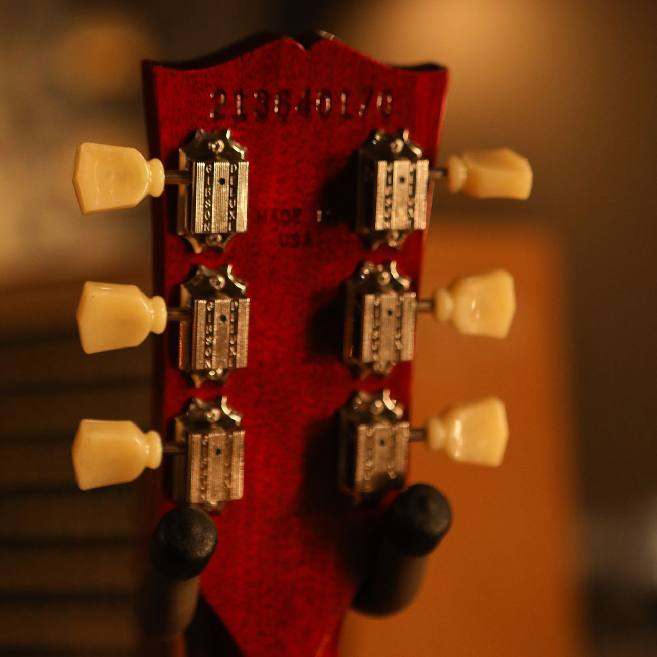 Photos showing details of the Gibson Mary Ford Les Paul Standard
