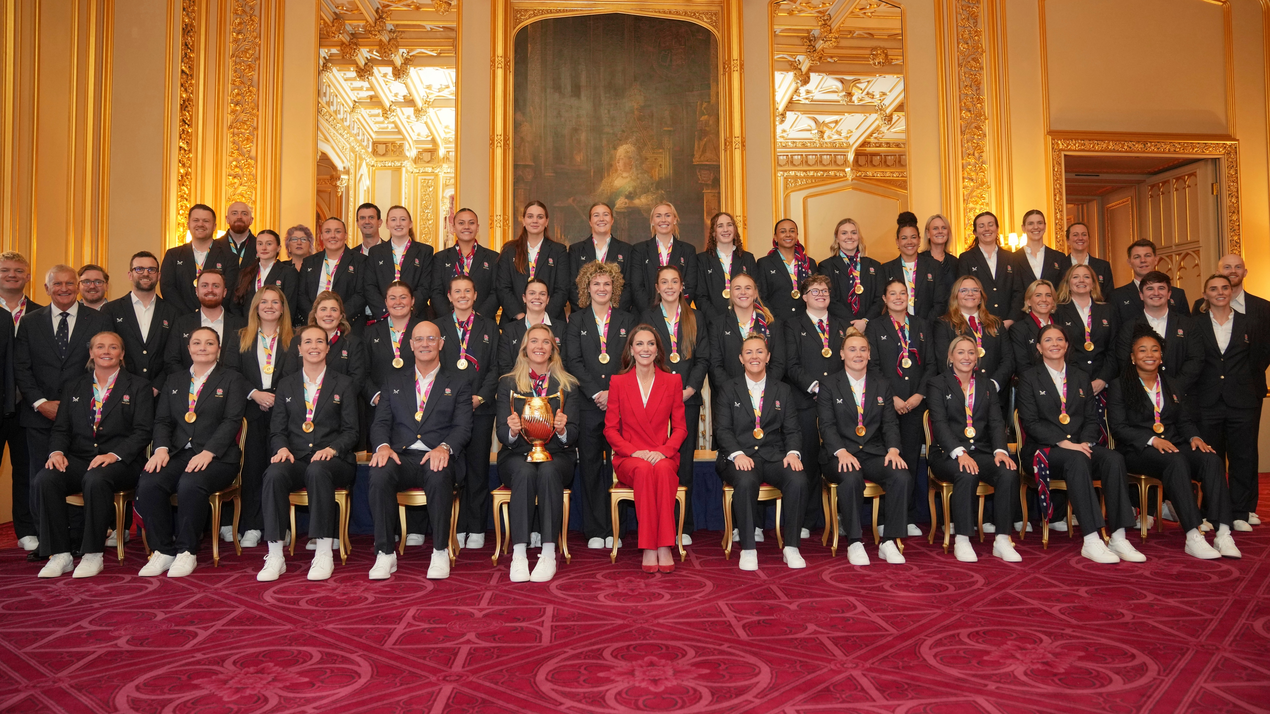 Catherine, Princess of Wales poses with members of the England Women's rugby team at Windsor Castle