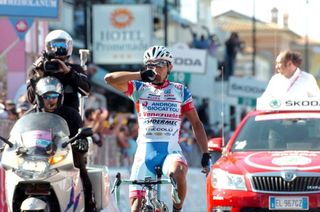 Stage 6 - Rubiano solos to Giro d'Italia stage win in Porto Sant'Elpidio