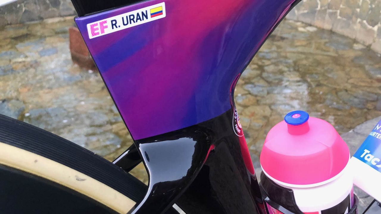 Kamm tail tube profiles and flared seat stays are common design features on aero framesets