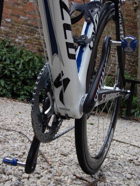 The down tube measures roughly 65mm in width through nearly its entire length all the way down to the bottom bracket shell.