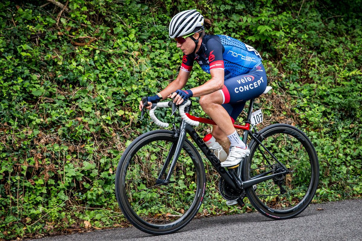 Amber Neben (Velo Concepts) attacks on the climb